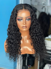 Carregar imagem no visualizador da galeria, Peruca Lace Humana cacheada 50cm 13x4 HD - Melissa