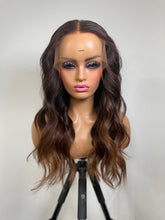 Carregar imagem no visualizador da galeria, Lace Front Humana Ondulada ombre hair 60cm 13x4 HD - Luana