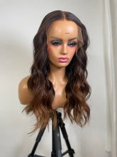 Carregar imagem no visualizador da galeria, Lace Front Humana Ondulada ombre hair 60cm 13x4 HD - Luana
