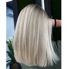 Carregar imagem no visualizador da galeria, Lace Front Humana Lisa Loira 40cm - Modelo Lolita