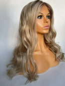 Lace front Humana Loiro ondulado 70cm 13x4 HD - Karen