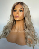 Lace front Humana Loiro ondulado 70cm 13x4 HD - Karen