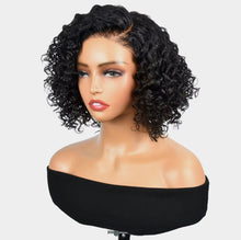 Carregar imagem no visualizador da galeria, Peruca Lace Humana cacheada 30cm 4x4 HD - Cida
