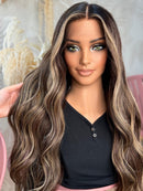 Peruca Lace Humana Ondulada com Mechas 80cm 13x4 HD - Samantha
